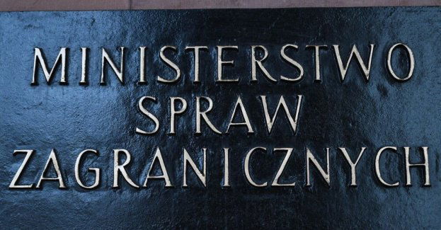MSZ: samolotami LOT-u ewakuowano kolejnych ponad 200 Polaków m.in. z Kuwejtu