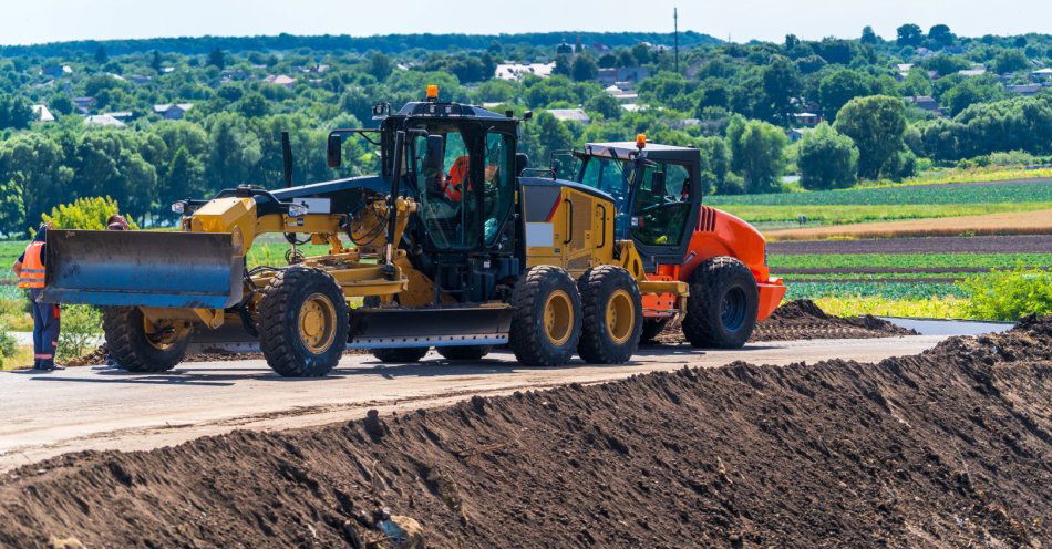 zdjęcie: Kolejny etap budowy ważnej drogi. Będzie gotowa pod koniec 2025 r. / v40836173