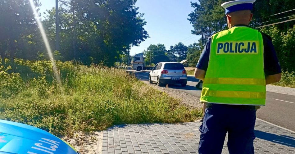 zdjęcie: Sądowy zakaz złamany. Kierowca wpadł podczas kontroli prędkości / fot. KPP w Radomsku