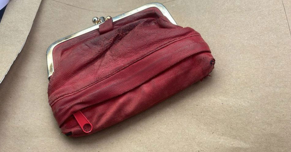 zdjęcie: Znaleziono portfel w Świdnicy Policja szuka właściciela / fot. KPP w Świdnicy