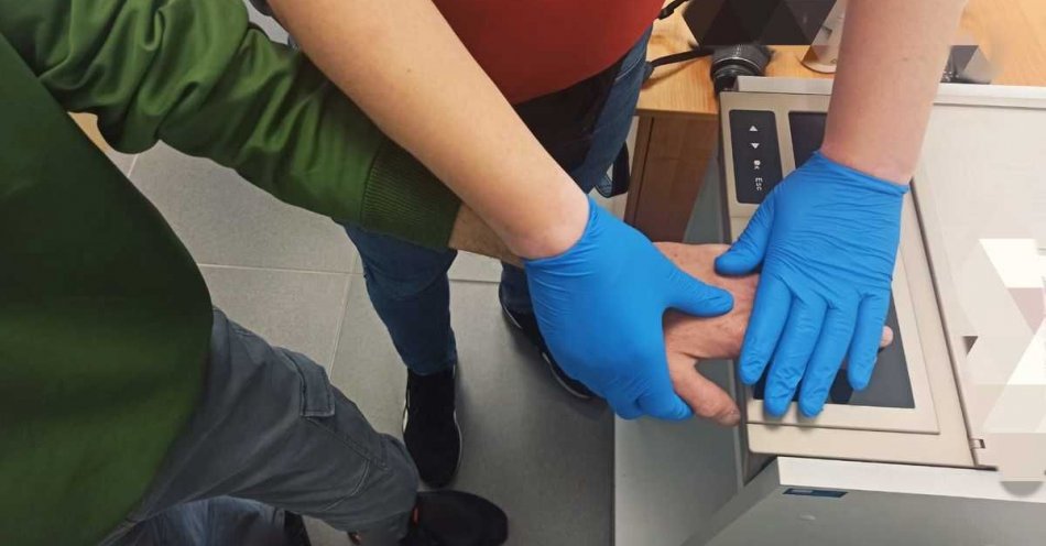 zdjęcie: Próbowali ukraść samochód i ciągnik ogrodowy - zostali zatrzymani / fot. KPP Wysokie Mazowieckie