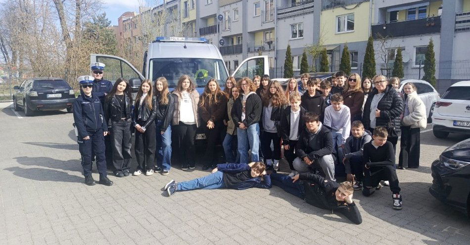 zdjęcie: Młodzież o cyberzagrożeniach i hejcie w Sądzie Rejonowym / fot. KPP w Zgierzu