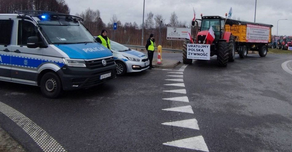 zdjęcie: Policjanci zakończyli zabezpieczenie kilkudniowego protestu w Gończycach / fot. KPP w Garwolinie