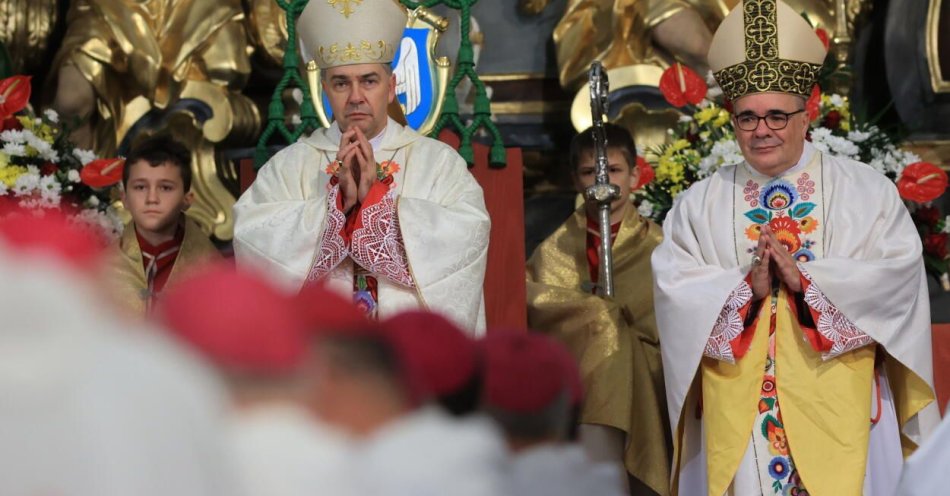 zdjęcie: W Łowiczu odbył się ingres biskupa Wojciecha Osiala / fot. PAP