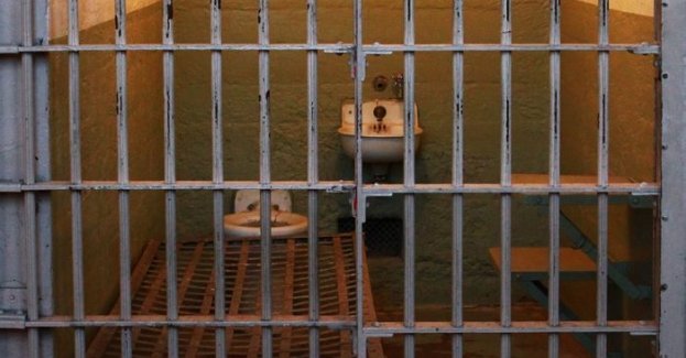 Zarzuty i tymczasowy areszt ws. zabójstwa 64-latki