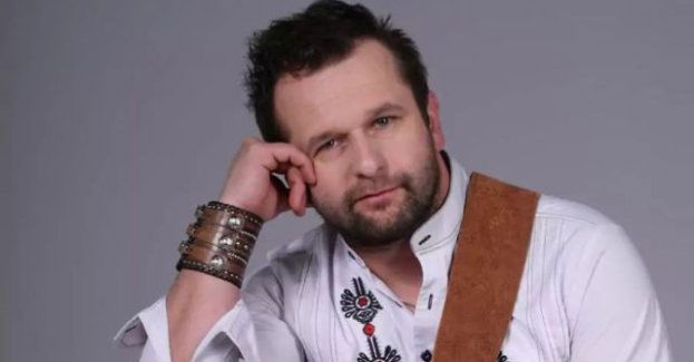 Paweł Gołecki z zespołem