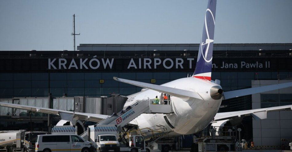 zdjęcie: Lotnisko Kraków Airport przygotowało przewodnik dla osób w spektrum neuroróżnorodności / fot. PAP