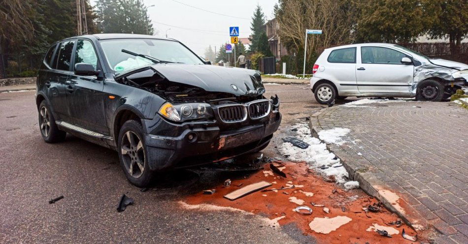 zdjęcie: Wypadek na ul. Kościuszki w Mławie, ranne dwie osoby, z w tym 12-letnie dziecko / fot. KPP w Mławie