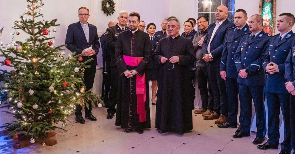 zdjęcie: Opłatkowe spotkanie policjantów i władz powiatu jaworskiego / fot. KPP w Jaworze