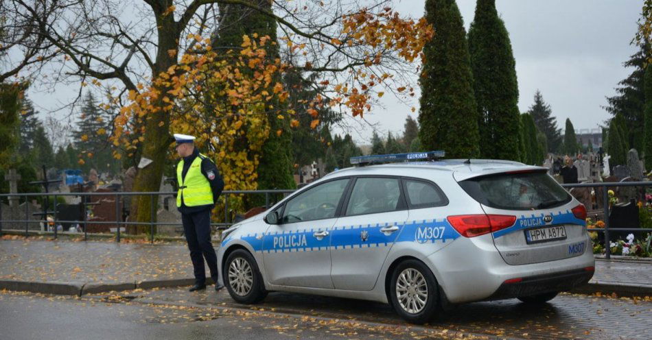 zdjęcie: Policjanci będą czuwać nad bezpieczeństwem podróżnych / fot. KPP Łuków