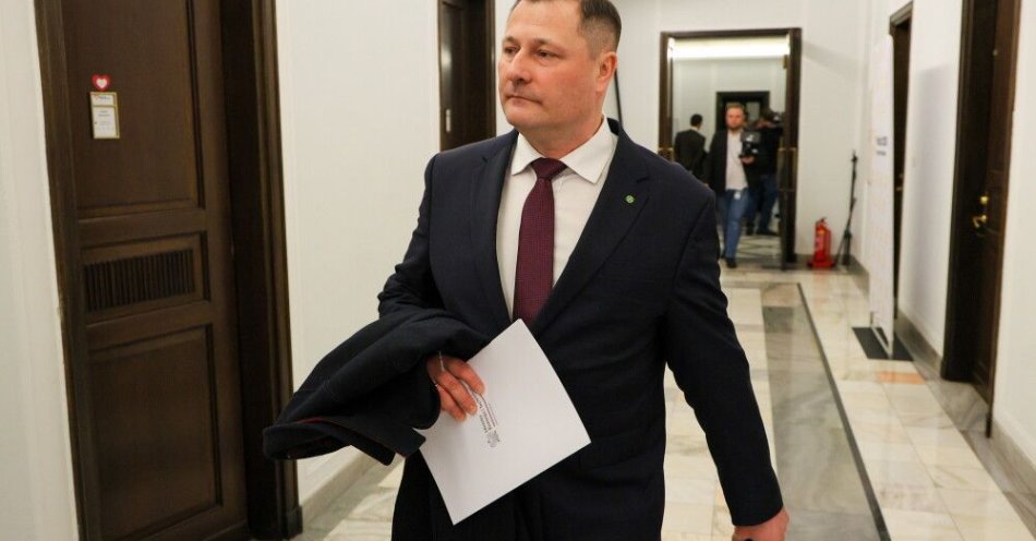 zdjęcie: Główny Inspektor Nadzoru Budowlanego wesprze działania ws. pożaru w Ząbkach / fot. PAP
