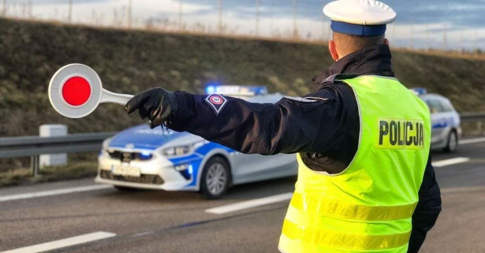 zdjęcie: 21 letni mieszkaniec Mławy zatrzymany za prędkość i brak prawa jazdy / fot. KPP Zambrów