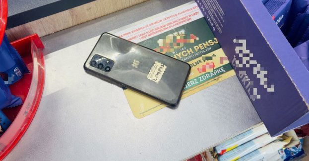 Okradł kasjerkę z telefonu, żeby później zażądać od niej znaleźnego