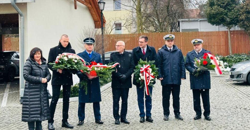 zdjęcie: Uroczystości związane z urodzinami Wieliczanina Komandora Bogumiła Nowotnego / fot. KMP w Wieliczce