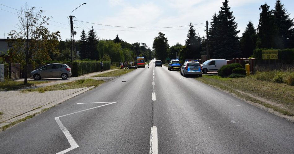 zdjęcie: Wypadek z udziałem motocyklisty / fot. KPP w Łasku