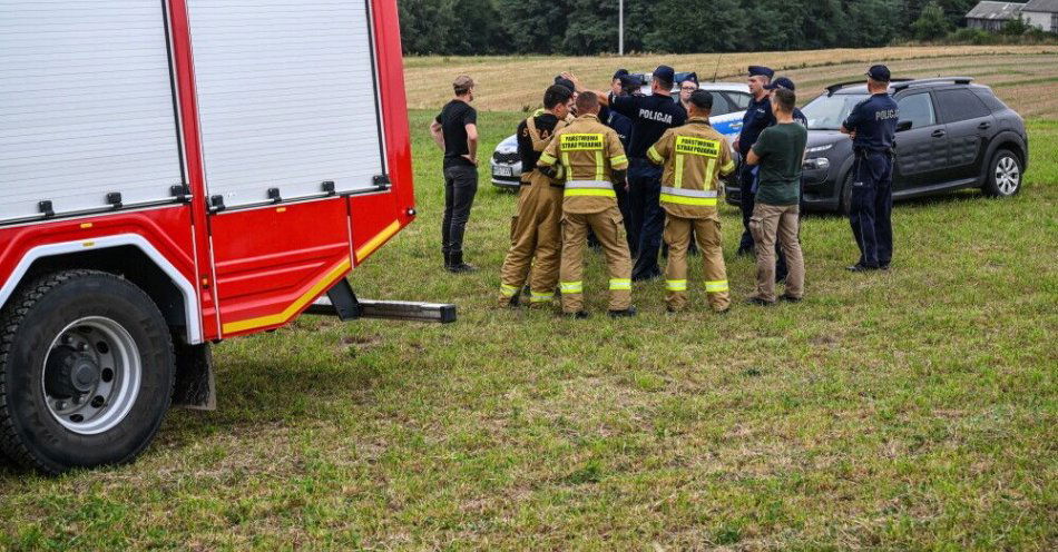 zdjęcie: Dron, który spadł k. Terespola - prawdopodobnie nieuzbrojony, ma napisy cyrylicą / fot. PAP