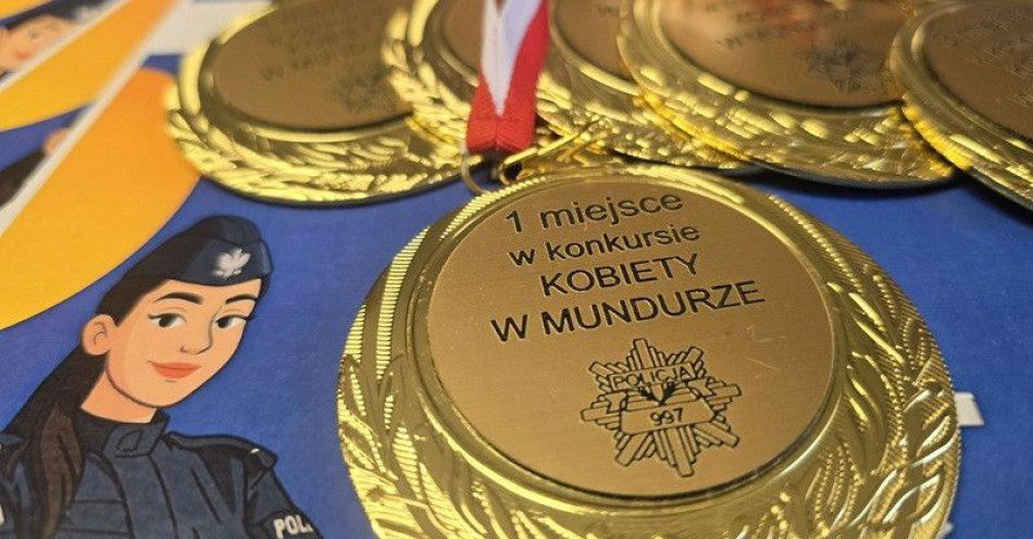 zdjęcie: Dzieci doceniły siłę kobiet w mundurze / fot. KPP w Ząbkowicach Śląskich