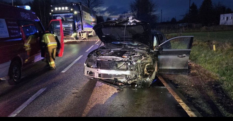 zdjęcie: Wypadek na DK20 w Borczu Trzy osoby ranne / fot. KPP w Kartuzach