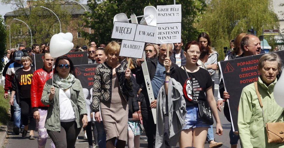 zdjęcie: Uczestnicy marszu upamiętnili Kamila i domagali się ukarania winnych jego śmierci / fot. PAP