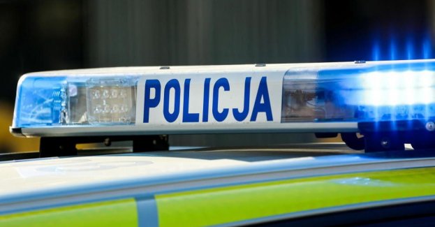 śledczy wyjaśniają okoliczności ataku nożownika w Wolbromiu, 30-latek walczy o życie