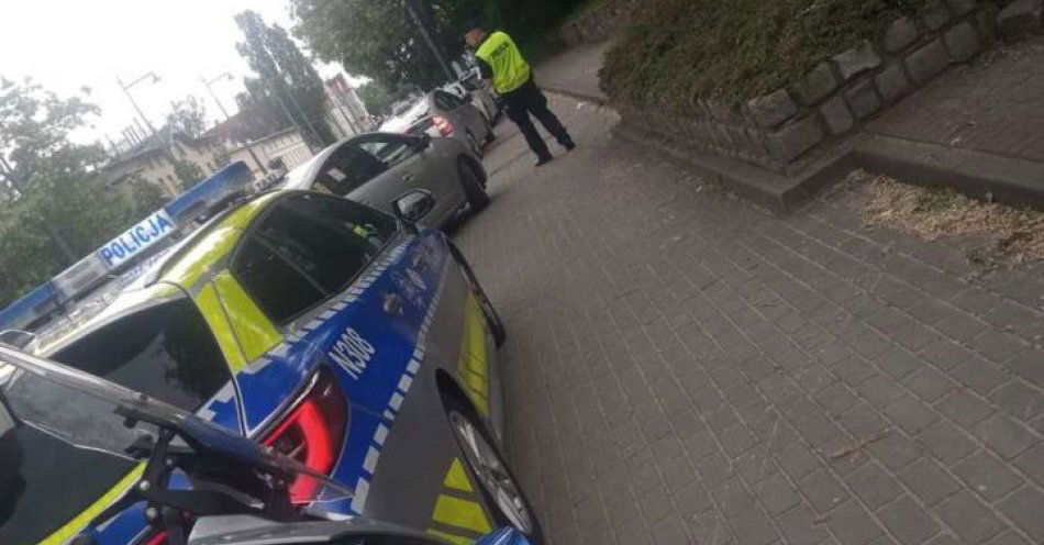 zdjęcie: Intensywna akcja sopockich policjantów - skontrolowali ponad 180 pojazdów, zatrzymali 6 poszukiwanych. / fot. KMP w Sopocie