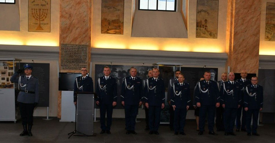 zdjęcie: Nowy komendant policji w Dąbrowie Tarnowskiej objął obowiązki / fot. KMP w Dąbrowie Tarnowskiej