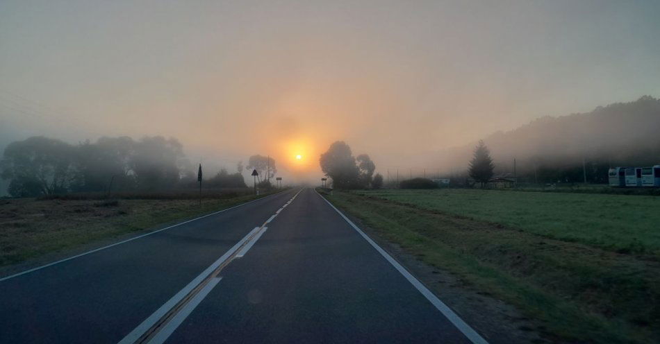 zdjęcie: Tragedia w Bieszczadach. Nie żyje 56-letni rowerzysta / Droga w Bieszczadach, fot. Czaszyn, CC BY-SA 4.0, https://commons.wikimedia.org/wiki/File:Droga_wojew%C3%B3dzka_892_w_miejscowo%C5%9Bci_Tarnawa_Dolna.jpg