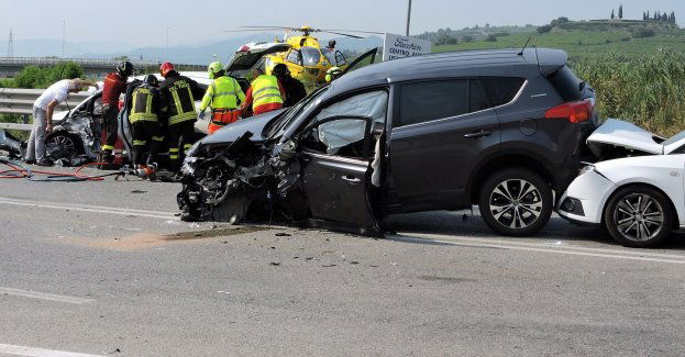 Cztery osoby ranne w wypadku między Krajnikiem Dolnym a Chojną; dk 26 zablokowana