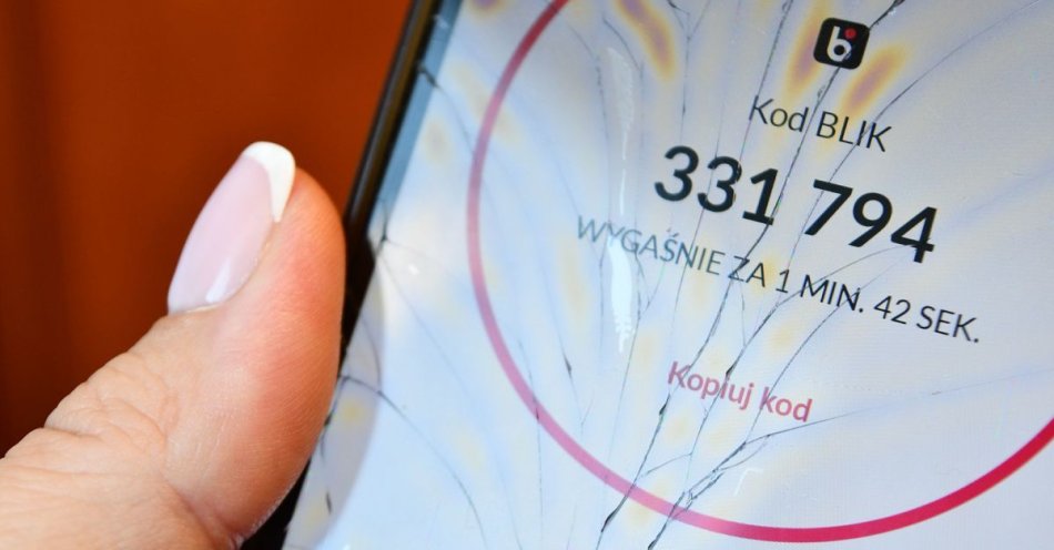zdjęcie: Straciły blisko 3 tysiące złotych, bo uwierzyły oszustowi / fot. KPP w Szczecinku