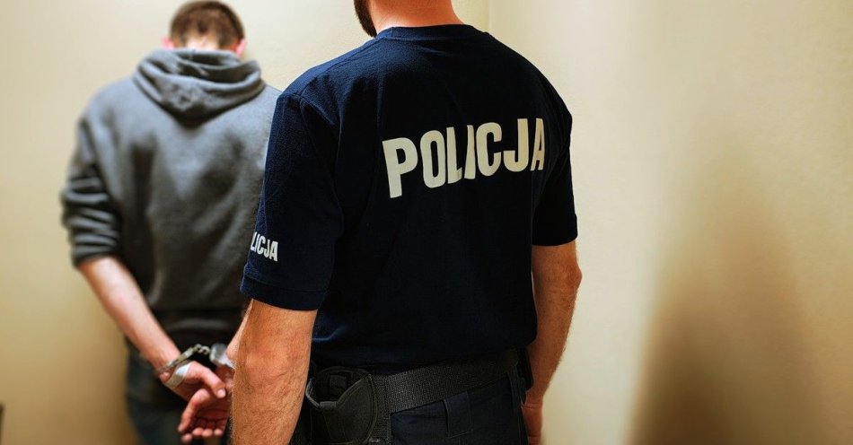 zdjęcie: Zatrzymany wandal, który niszczył samochody na parkingu / fot. KPP w Rawie Mazowieckiej