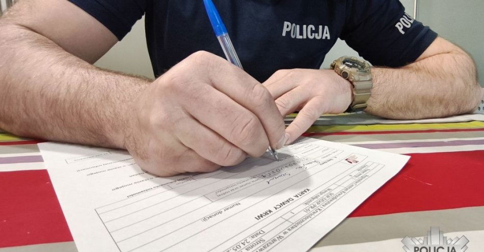 zdjęcie: Policjanci z Łosic wsparli akcję honorowego krwiodawstwa / fot. KPP w Łosicach