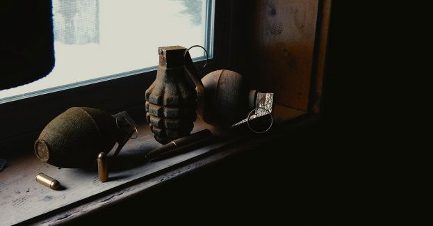 Uczeń przyniósł do szkoły replikę granatu; 250 osób ewakuowanych