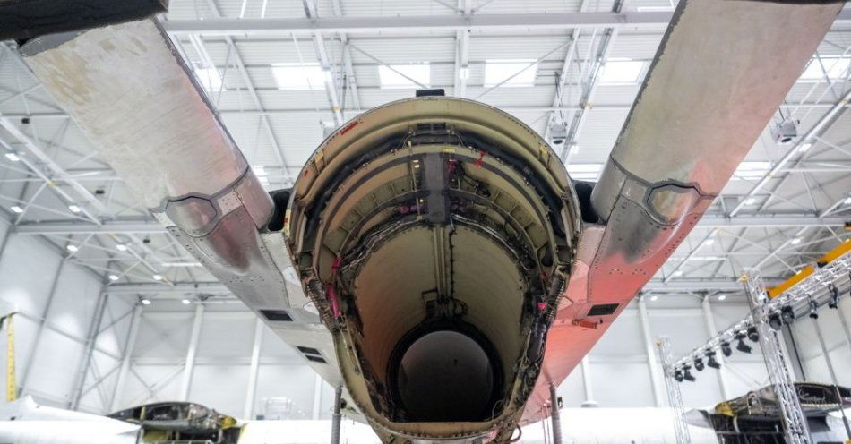 zdjęcie: W Bydgoszczy będą modernizowane polskie samoloty F-16 / fot. PAP