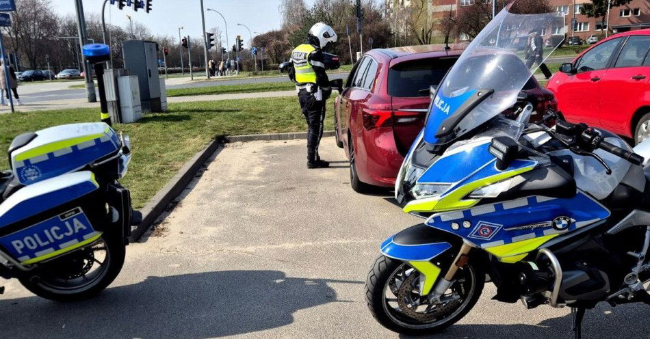 zdjęcie: Łapki na kierownicę w Piotrkowie: policja kontroluje telefony / fot. KMP w Piotrkowie Trybunalskim