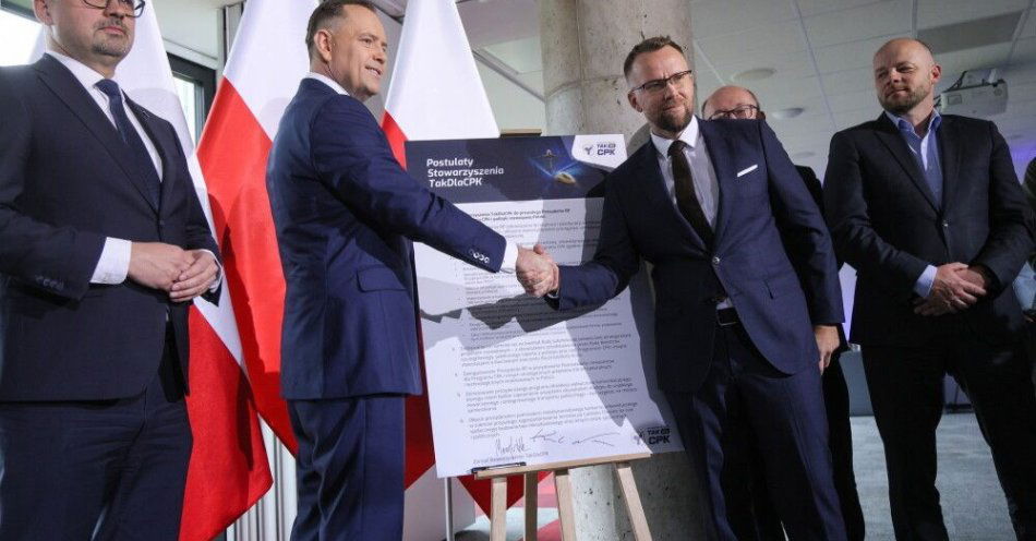 zdjęcie: Nawrocki podpisał się pod postulatami stowarzyszenia 