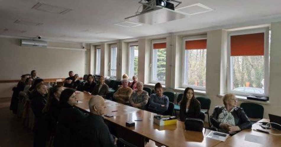 zdjęcie: Jak nie dać się oszukać? Porady policji dla seniorów / fot. KPP Kazimierza Wielka