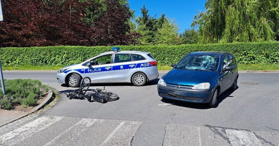 zdjęcie: Policjanci Pracowali w miniony piątek przy potraceniu rowerzystki w Człuchowie / fot. KPP w Człuchowie