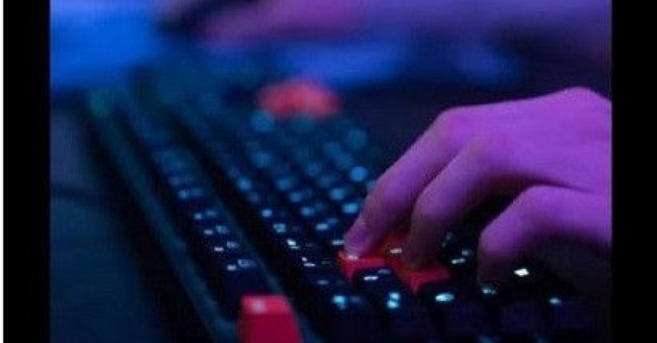 zdjęcie: Uważaj z kim zawierasz przyjaźnie w sieci Apel policji / fot. KPP w Świdwinie