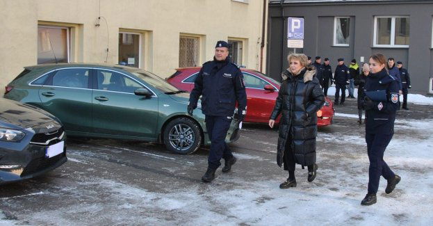 Radiowozy i psy służbowe dla łódzkiej komendy