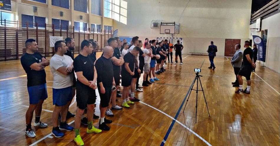 zdjęcie: Piłkarskie zmagania grudziądzkich policjantów / fot. KMP w Grudziądzu