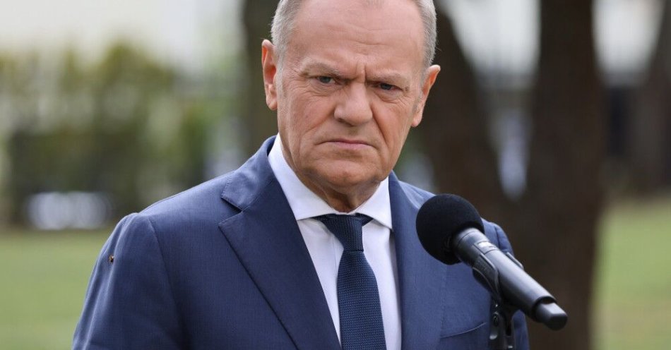 zdjęcie: Tusk: korzenie Zondacrypto to pieniądze rosyjskiej mafii / Warszawa, 17.04.2026. Premier Donald Tusk na konferencji prasowej przed siedzibą KPRM w Warszawie, 17 bm. (ad) PAP/Albert Zawada