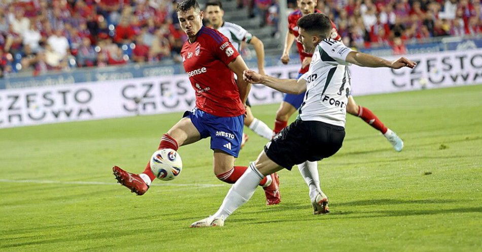 zdjęcie: Ekstraklasa piłkarska - szlagier w Częstochowie na remis, Cracovia liderem / fot. PAP