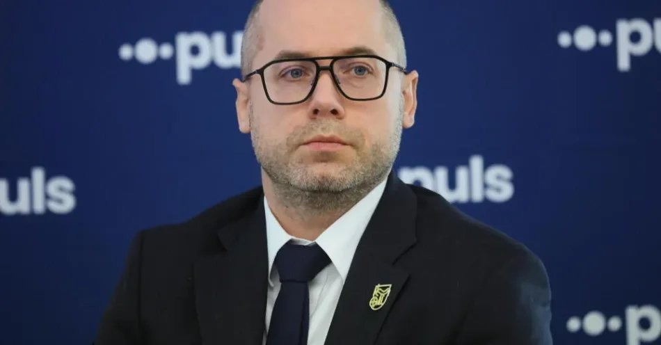 zdjęcie: Prezes ORL w Warszawie o skierowaniu „lex szarlatan” do TK: przyjmujemy decyzję prezydenta z rozczarowaniem / Warszawa, 26.08.2025. Prezes Okręgowej Rady Lekarskiej w Warszawie Artur Drobniak podczas konferencji „Zero tolerancji dla przemocy!”, organizowanej przez Okręgową Izbę Lekarską w Warszawie, 26 bm. (ls/zkoc) PAP/Leszek Szymański
