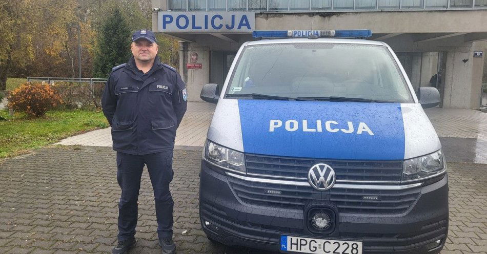 zdjęcie: Dzielnicowy uratował życie 33 latkowi podczas akcji Znicz / fot. KMP w Krakowie