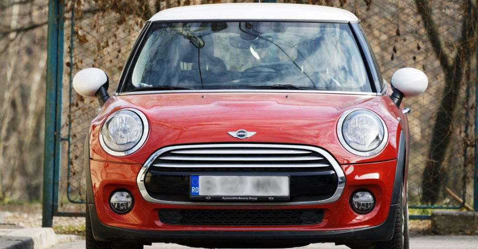 zdjęcie: Wybiegł z parkingu wprost na jadący samochód – trafił do szpitala / pixabay/7020084