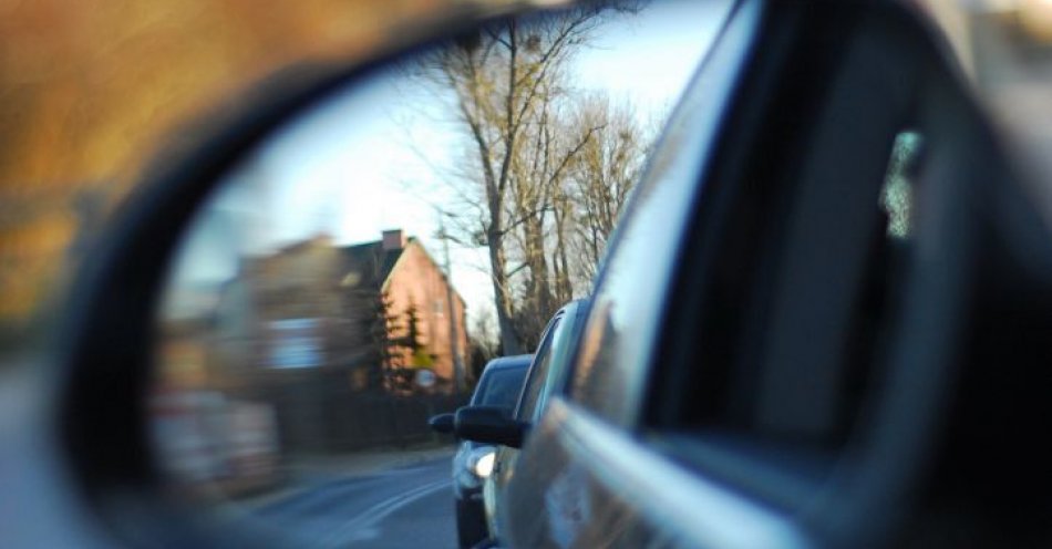 zdjęcie: Pościg za 30-latkiem. Uciekał bo auto nie miało przeglądu. / pixabay/970910
