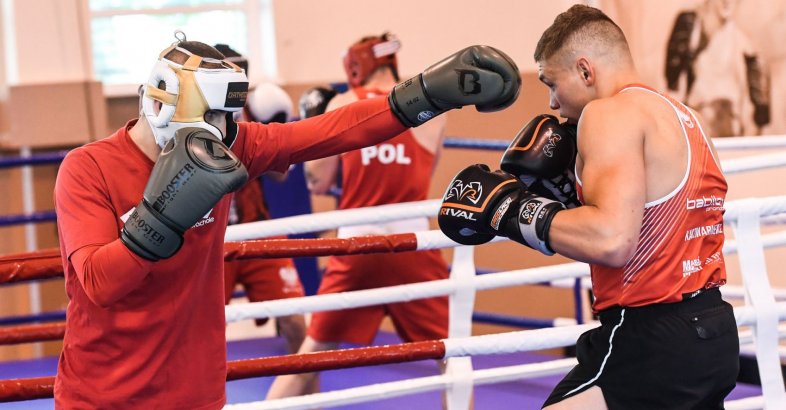 zdjęcie: Koronawirus zatrzymał polskich bokserów. Teraz trenują w COS w Cetniewie / fot. Paweł Skraba