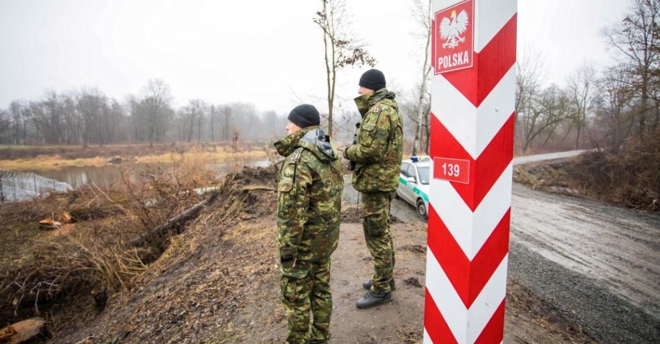 zdjęcie: Kolejne osoby próbowały przedostać się przez granicę polsko-białoruską / fot. PAP