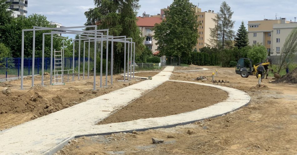 zdjęcie: Przy ul. Kurpiowskiej w Rzeszowie powstaje ogród kieszonkowy / fot. nadesłane
