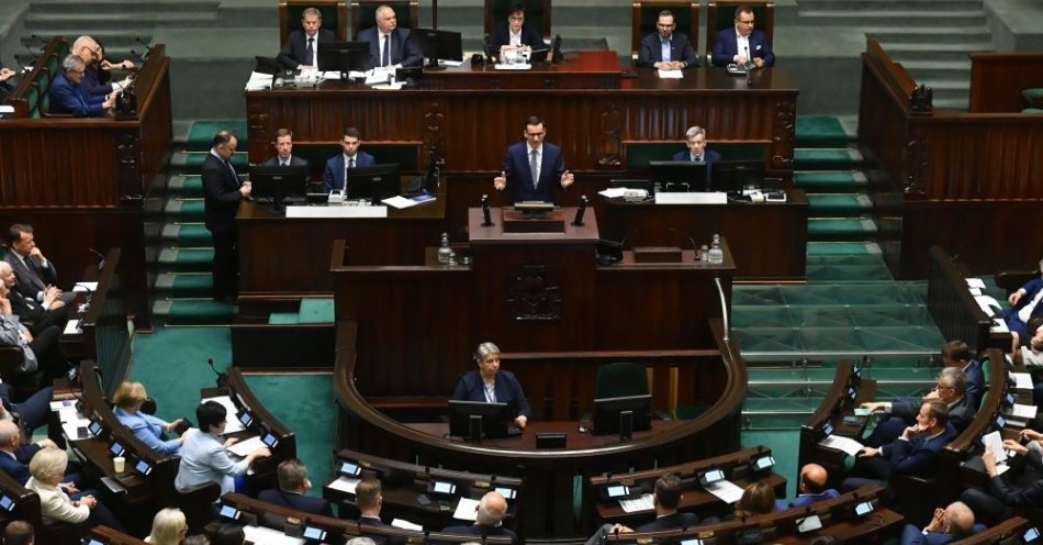 zdjęcie: Sejm uchwalił ustawę, która m.in. wprowadza wakacje kredytowe i wydłuża działanie tarcz antyinflacyjnych / fot. PAP